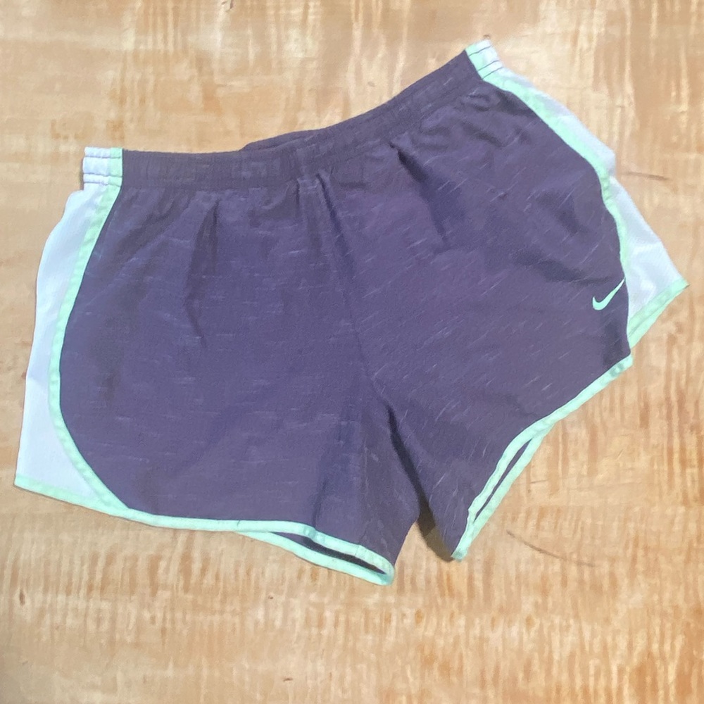 Nike girls Dri-Fit Standard Fit youth shorts - size L - large - good condition!